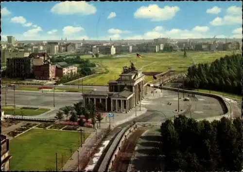 Ak Berlin Mitte, Brandenburger Tor nach dem 13. August 1961