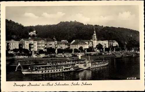 Ak Bad Schandau an der Elbe, Partie mit dem Dampfer Dresden, Teilansicht der Stadt