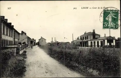 Ak Lison Calvados, Cour de la Gare