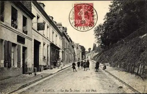 Ak Lisieux Calvados, La Rue de Dives