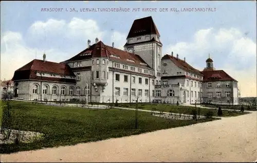 Ak Arnsdorf in Sachsen, Königliche Landesanstalt, Verwaltungsgebäude mit Kirche