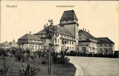 Ak Arnsdorf im Kreis Bautzen, Landesheilanstalt, Verwaltungsgebäude