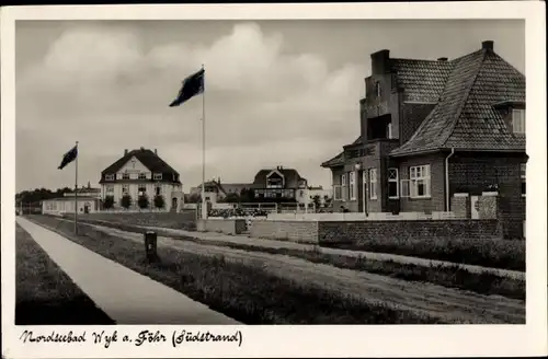 Ak Wyk auf Föhr Nordfriesland, Ortspartie, Fahnen