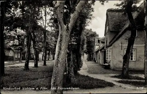 Ak Nieblum auf der Insel Föhr Nordfriesland, Alte Friesenhäuser