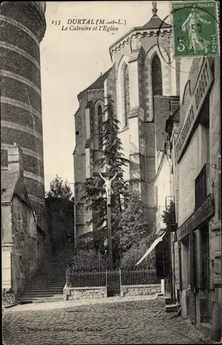 Ak Durtal Maine et Loire, Le Calvaire et l'Église