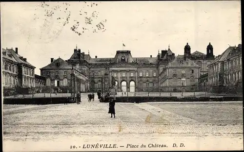 Ak Luneville Meurthe et Moselle, Place du Chateau