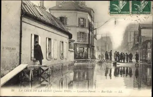 Ak Levallois Perret Hauts de Seine, La Crue de la Seine 1910, Rue Gide