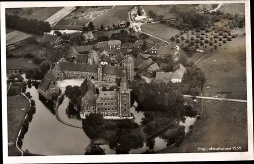 Ak Raesfeld im Münsterland, Fliegeraufnahme vom Schloss