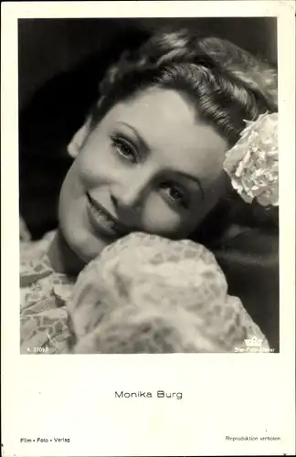 Ak Schauspielerin Monika Burg