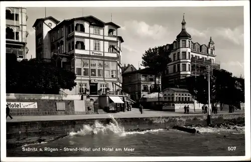 Ak Sassnitz auf der Insel Rügen, Strandhotel, Hotel am Meer