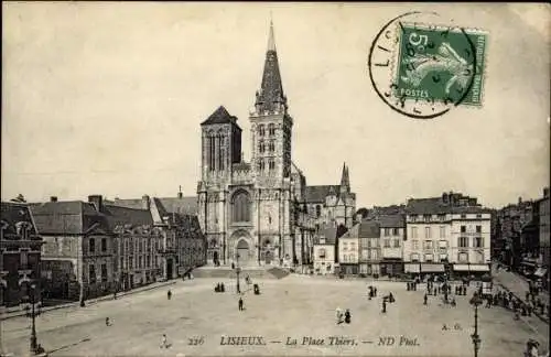 Ak Lisieux Calvados, La Place Thiers