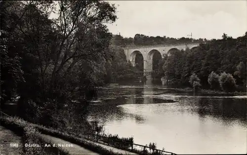 Ak Görlitz in der Lausitz, An der Neisse, Viadukt