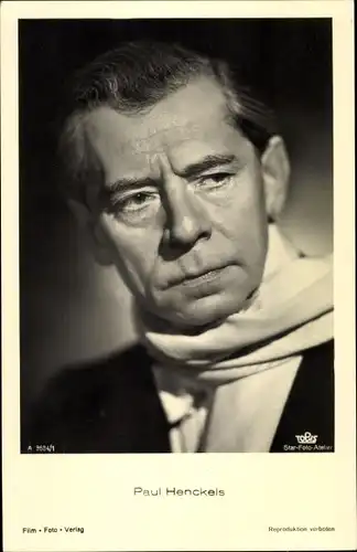 Ak Schauspieler Paul Henckels, Schal, Portrait