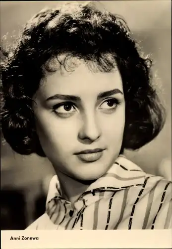 Ak Schauspielerin Anni Zonewa, Portrait