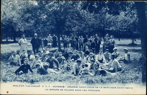 Ak Maltot Calvados, Colonie Saint Louis de la Basilique Saint Denys, Un Groupe de Colons