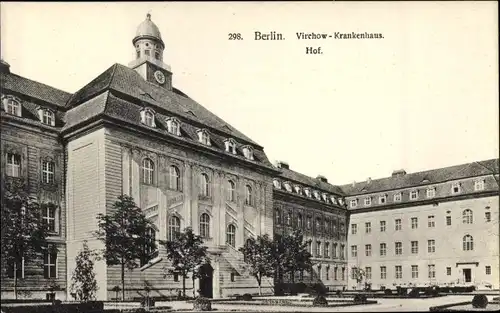 Ak Berlin Wedding, Virchow Krankenhaus, 1. Hof, Frauenabteilung