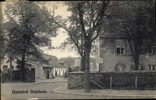 Ak Berlin Zehlendorf Dahlem, Gutshof, Eingang