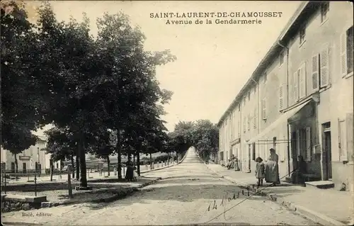 Ak Saint Laurent de Chamousset Rhône, Avenue de la Gendarmerie
