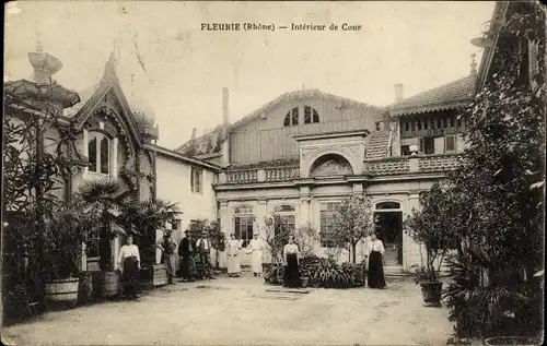 Ak Fleurie Rhône, Interieur de Cour