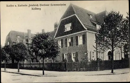 Ak Kołobrzeg Kolberg Pommern, Kaiser u. Kaiserin Friedrich Berliner Sommerheim