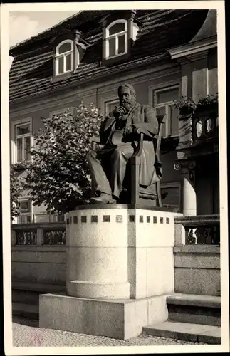 Foto Ak Reuterstadt Stavenhagen, Fritz Reuter Denkmal