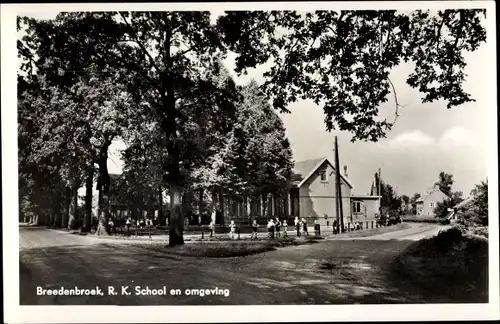 Ak Breedenbroek Gelderland, R. K. School en omgeving