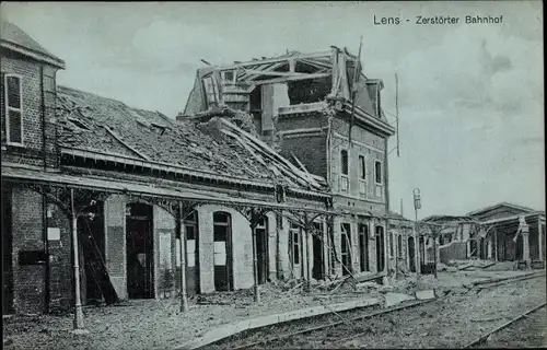 Ak Lens Pas de Calais, zerstörter Bahnhof, I. WK