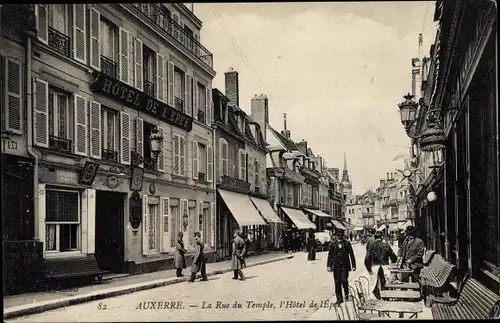 Ak Auxerre Yonne, La Rue du Temple, L'Hotel de l'Epée