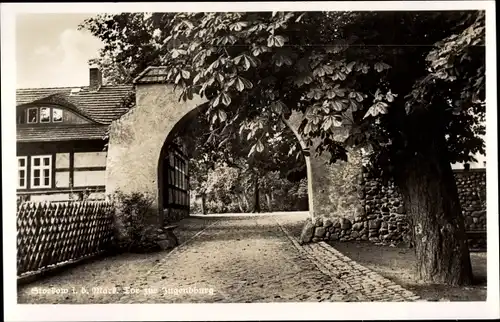 Ak Storkow in der Mark, Tor zur Jugendburg