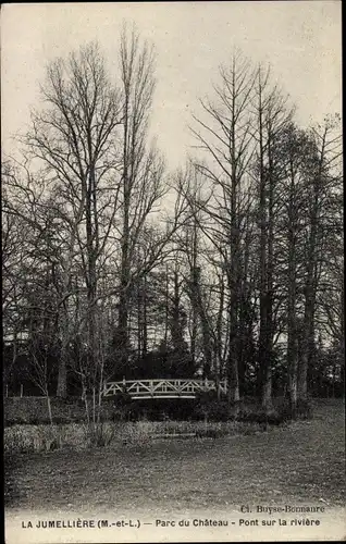 Ak La Jumellière Maine-et-Loire, Parc du Château, Pont sur la rivière