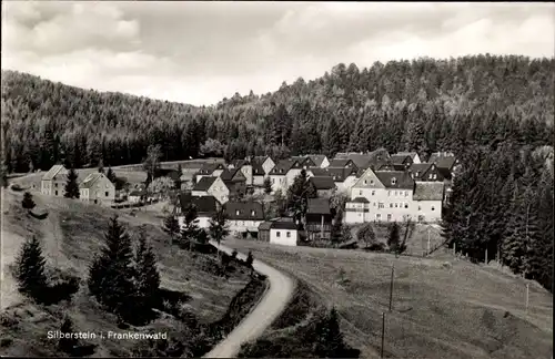 Ak Silberstein Geroldsgrün im Frankenwald, Blick auf den Ort mit Umgebung, Wald