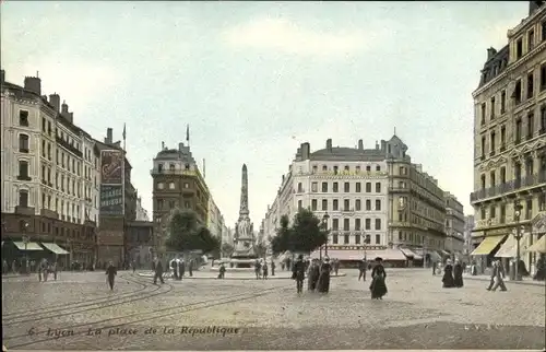 Ak Lyon Rhône, La place de la Republique