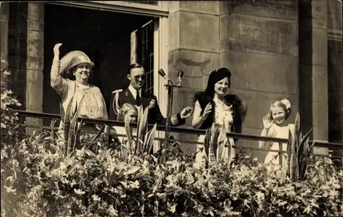 Ak Amsterdam Nordholland, Königin Juliana der Niederlande, Prinz Bernhard, Töchter, Wilhelmina