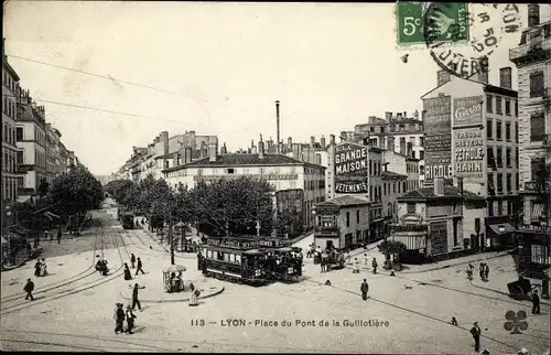 Ak Lyon Rhône, Place du Pont de la Guillotiere