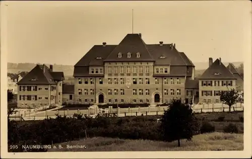 Ak Naumburg an der Saale, Blick von der Straße auf das Seminar, Gebäude