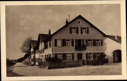 Ak Langenaltheim in Mittelfranken, Haus, Straßenpartie