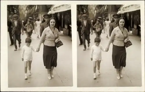 Stereo Foto Ak Spanien, Frau mit Junge an der Hand