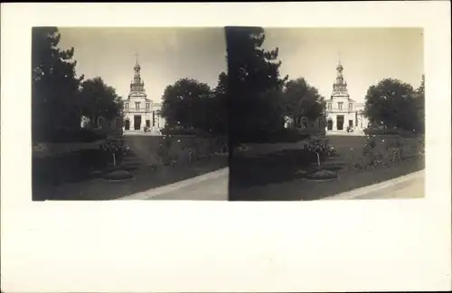 Stereo Foto Ak Unbekannter Ort, Parkpartie, Gebäude