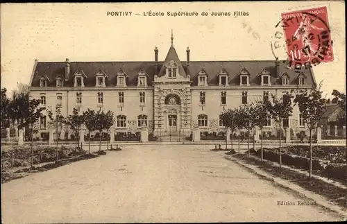 Ak Pontivy Morbihan, L'Ecole Superieure de Jeunes Filles