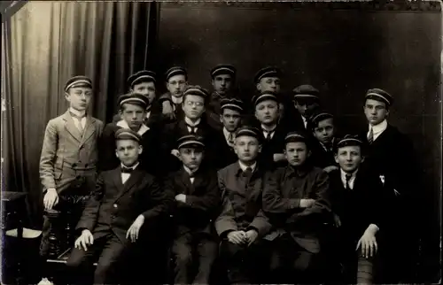 Studentika Foto Ak Mitglieder eines studentischen Vereins, Gruppenbild, Andenkfoto