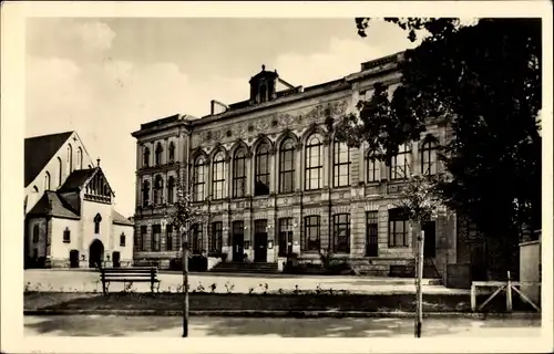 Ak Crimmitschau in Sachsen, Blick auf das Kreistheater, Vorplatz