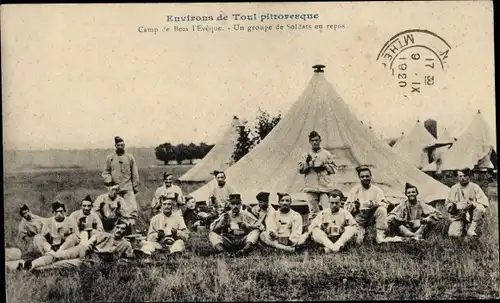 Ak Toul Meurthe et Moselle, Camp de Bois l'Eveque, Un groupe de Soldats en repos