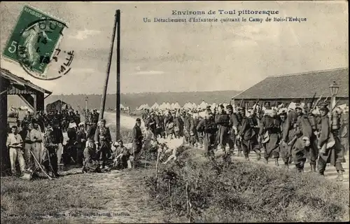Ak Toul Meurthe et Moselle, Un Detachement d'Infanterie quittant le Camp de Bois l'Eveque