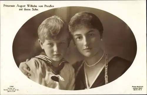 Ak Prinzessin August Wilhelm mit ihrem Sohn, Matrosenanzug, Gustav Liersch 7760