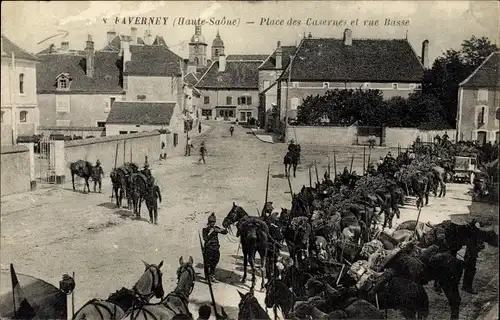 Ak Faverney Haute Saône, Place des Casernes et rue Basse