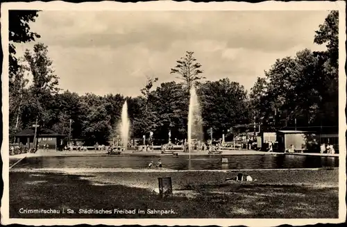 Ak Crimmitschau in Sachsen, Partie im städtischen Freibad, Fontänen