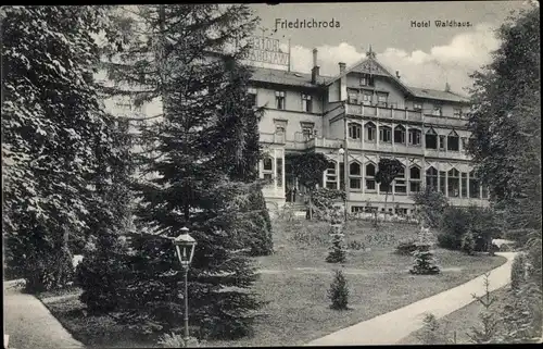 Ak Friedichsroda, Partie am Hotel Waldhaus, Weg