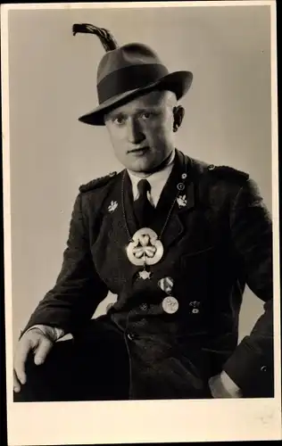 Foto Ak Portrait von einem Mann, Schütze mit Schützenkette, Medaille