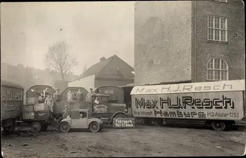 Foto Ak Hamburg Harvestehude, Fuhrpark Firma Max H. J. Resch, LKW, Anhänger