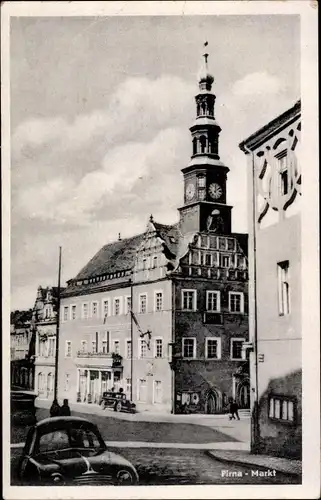 Ak Pirna, Blick auf den Markt, Turm, Straßenansicht mit Auto